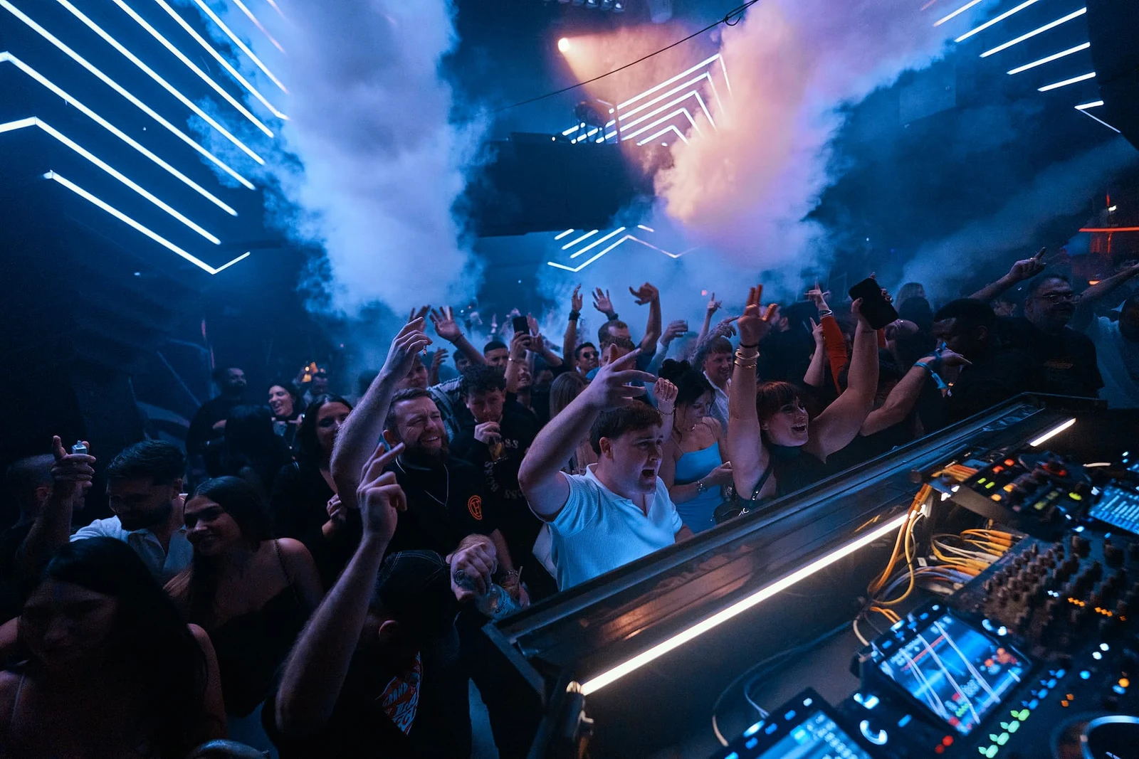 MONDAYS WITH SAM OUI | FEEL GOOD HOUSE MUSIC at The Penthouse Dubai, Palm Jumeirah